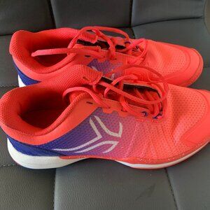 Women's Artengo tennis shoes, size 8